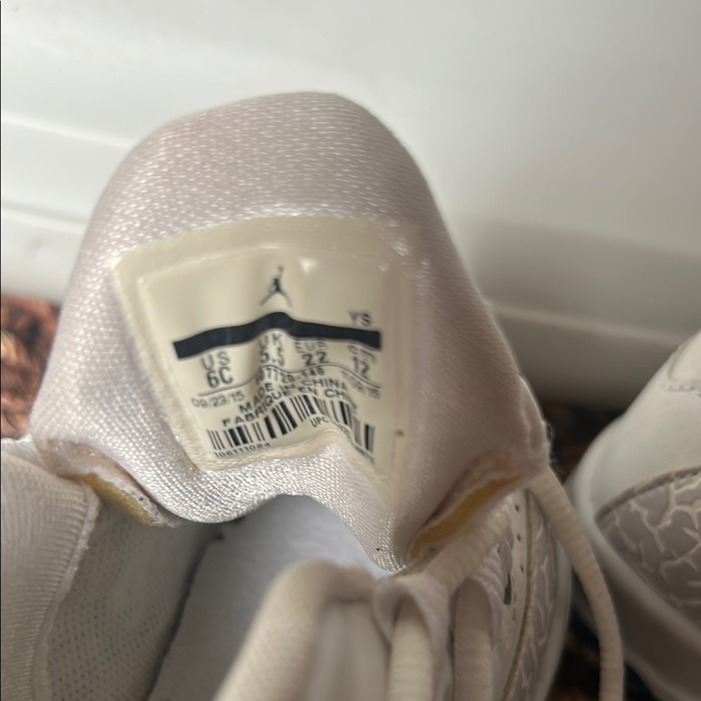 Nike White Air Jordan Sneakers Soft High-Top Design - Picture 4 of 5